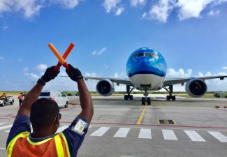 Stortvloed aan stagiairs en tijdelijk personeel op Bonaire leveren spanning op