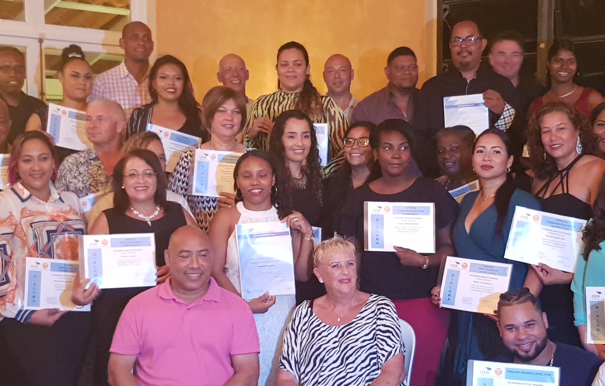 Diploma uitreiking Opleidings Instituut Bonaire