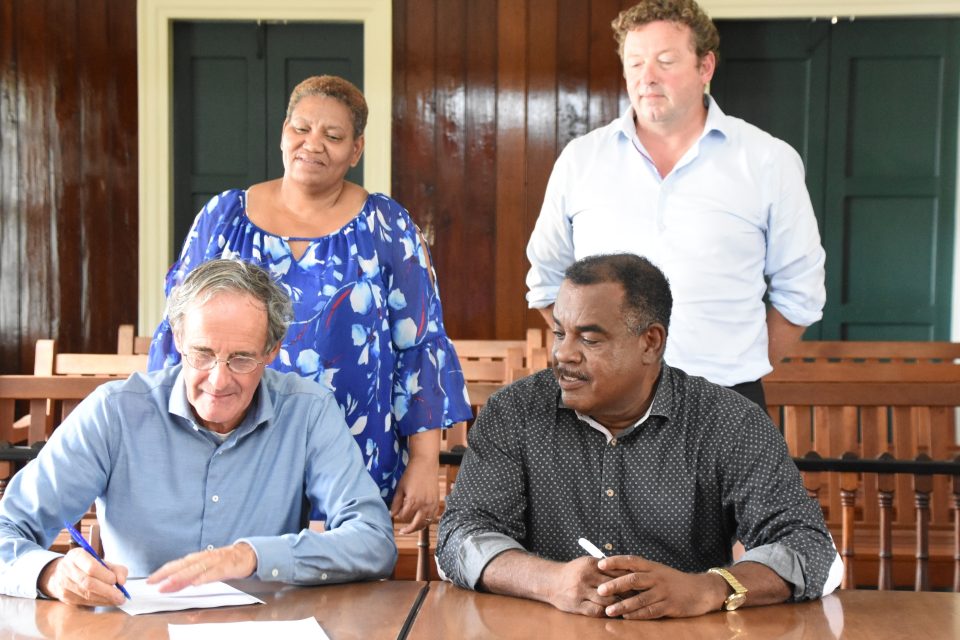 Ondertekening Convenant Onderwijshuisvesting Sint Eustatius Bonaire Nu