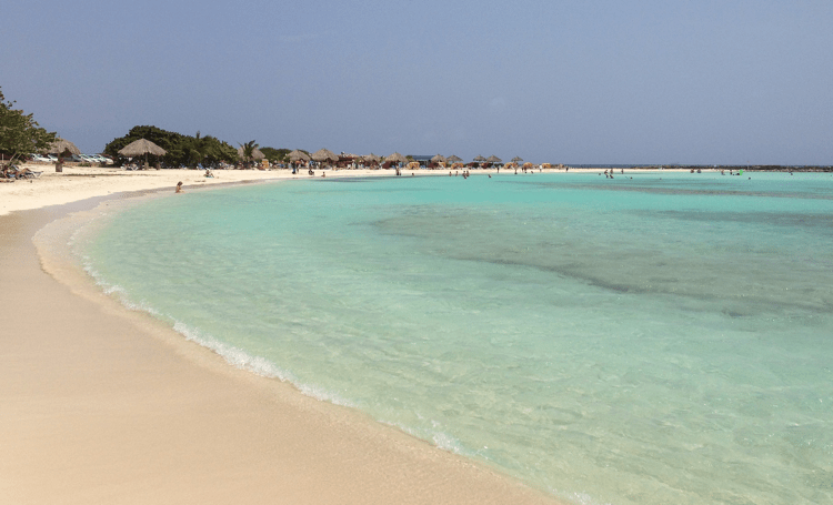Aruba maakt zich klaar om grenzen te heropenen
