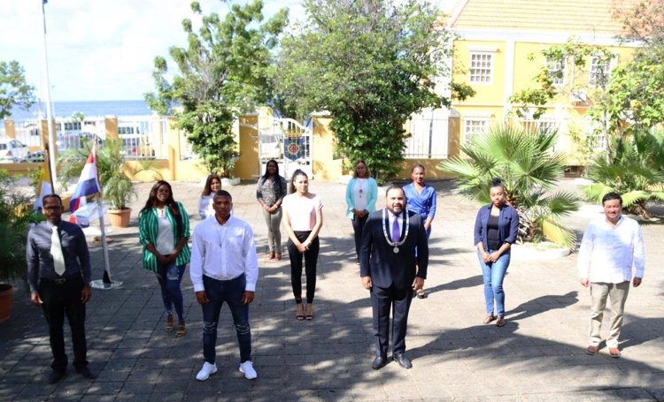 34 nieuwe ambtenaren beëdigd op Bonaire