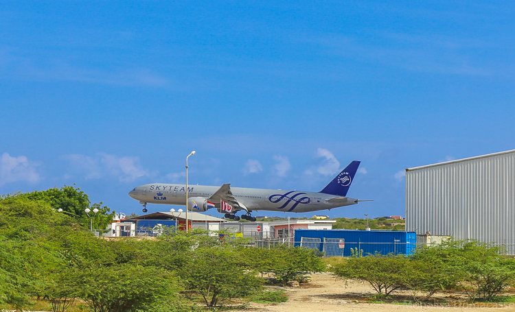 KLM Skyteam toestel landt voor het eerst op Bonaire