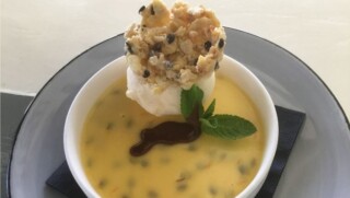 Koken met Corjan: Panna cotta van passievrucht en witte chocolade