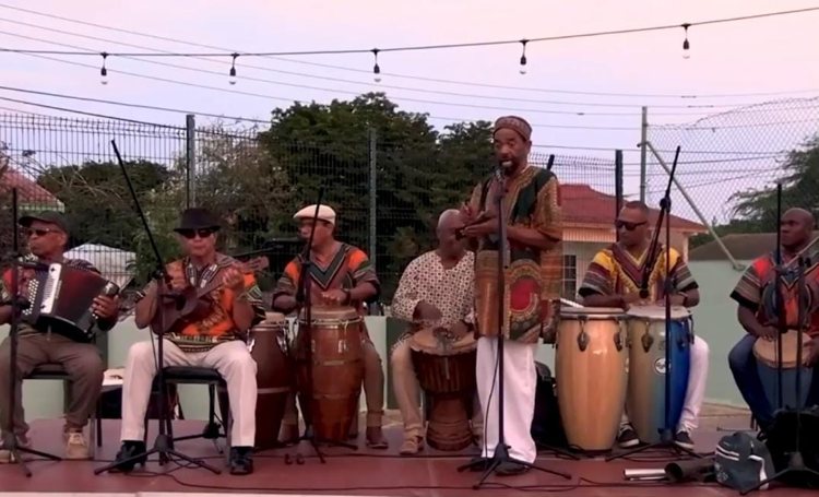 Muzikanten Bonaire mogen optreden, maar publiek mag niet dansen of zingen
