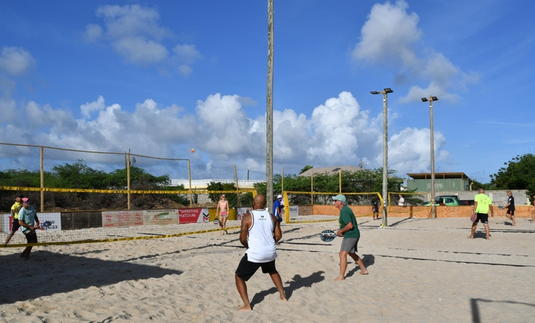 Beach Tennis Bonaire opent nieuwe locatie 