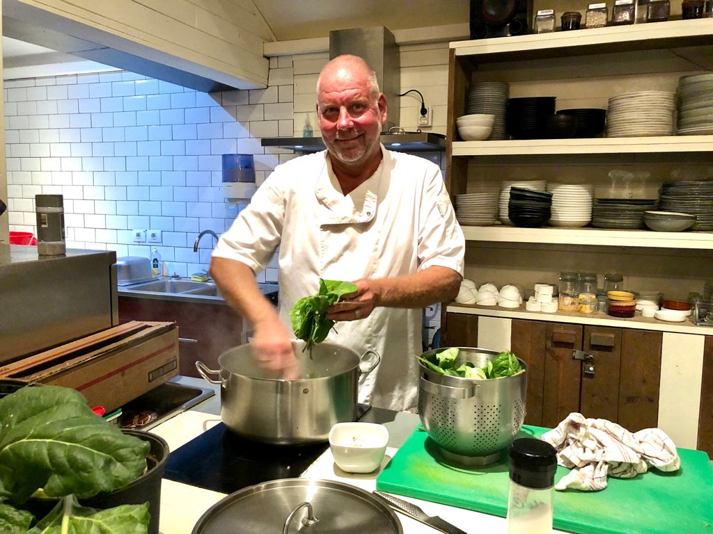 Eerste aflevering Bonaire Eet Smakelijk van chefkok Corjan in première