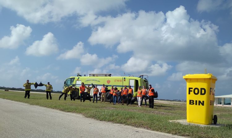 FOD-walk op Flamingo Airport voor Internationale dag van de burgerluchtvaart