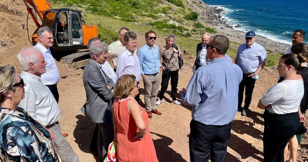 Delegatie Eerste Kamer bezoekt nieuwe havenlocatie Saba