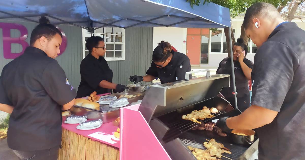 Studenten MBO Bonaire lanceren de eerste foodbike van de SGB