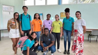 Curaçaose geneeskundestudent geeft studievoorlichting op Aruba, Bonaire en Curaçao