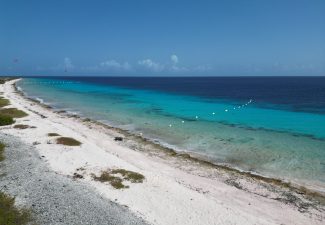 Atlantis Beach krijgt duidelijker markering voor kitesurfers