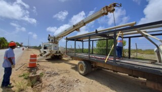 OLB bezig met plaatsen van nieuwe ledverlichting op Bonaire