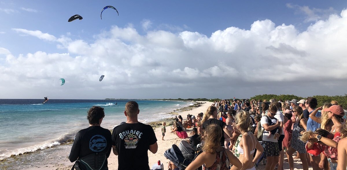 Een geslaagd kitesurf evenement op Bonaire.