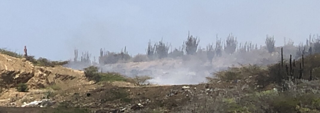 De brand op de vuilnisbelt.