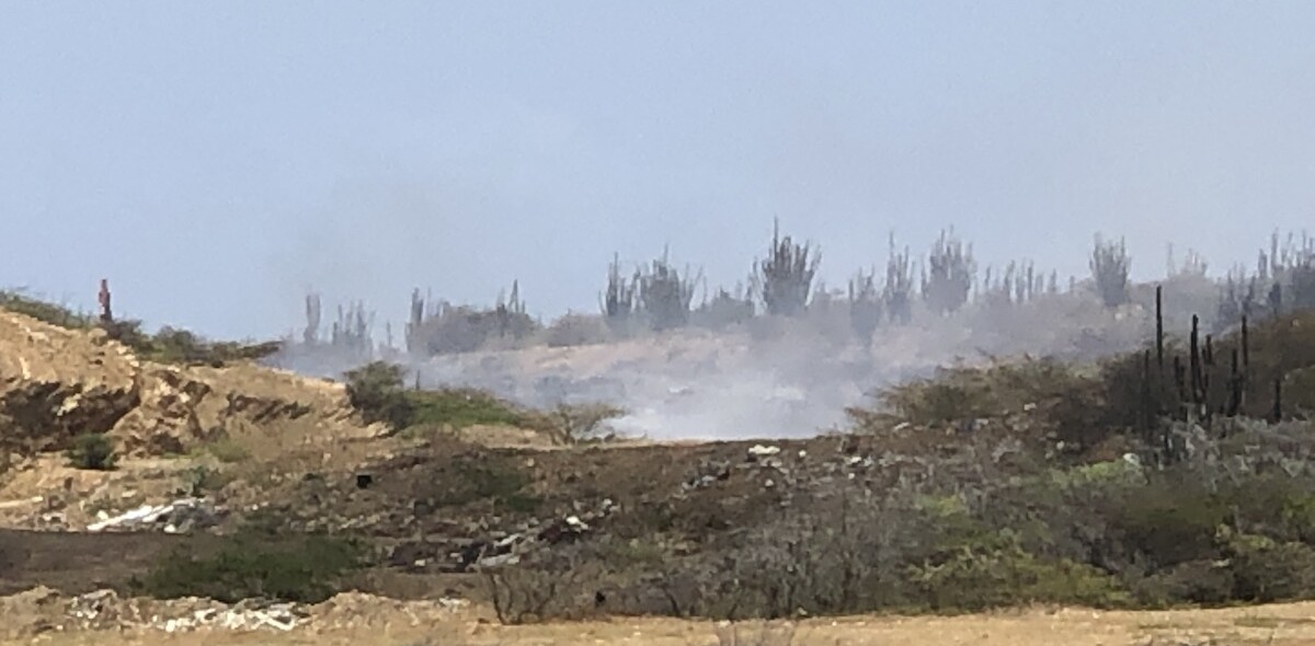 De brand op de vuilnisbelt.