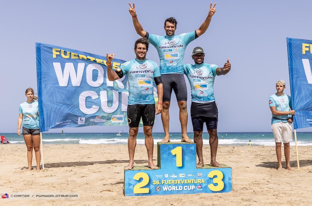 Taty Frans (rechts) pakt een bronzen medaille in Fuerteventura