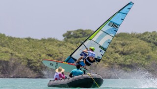 Tycho Smits in actie tijdens de PWA windsurfen op Bonaire.