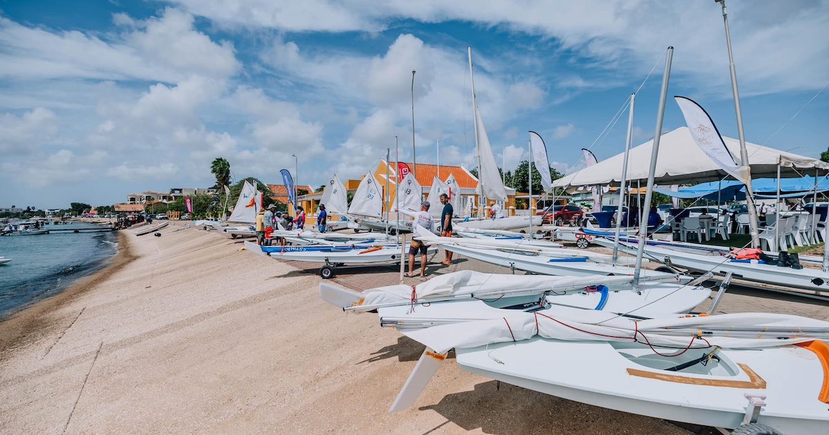 De Regatta is van origine een evenement dat alleen om zeilen draait. 