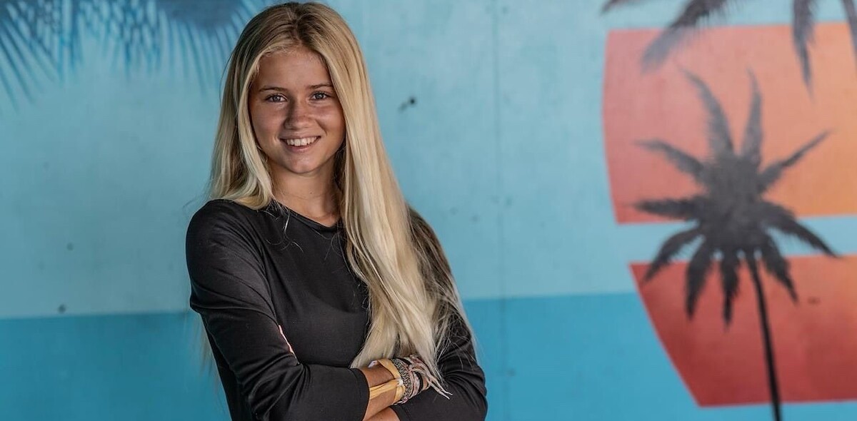 Bobbi-Lynn de Jong gaat komend jaar meetrainen met de Nederlandse surfselectie.