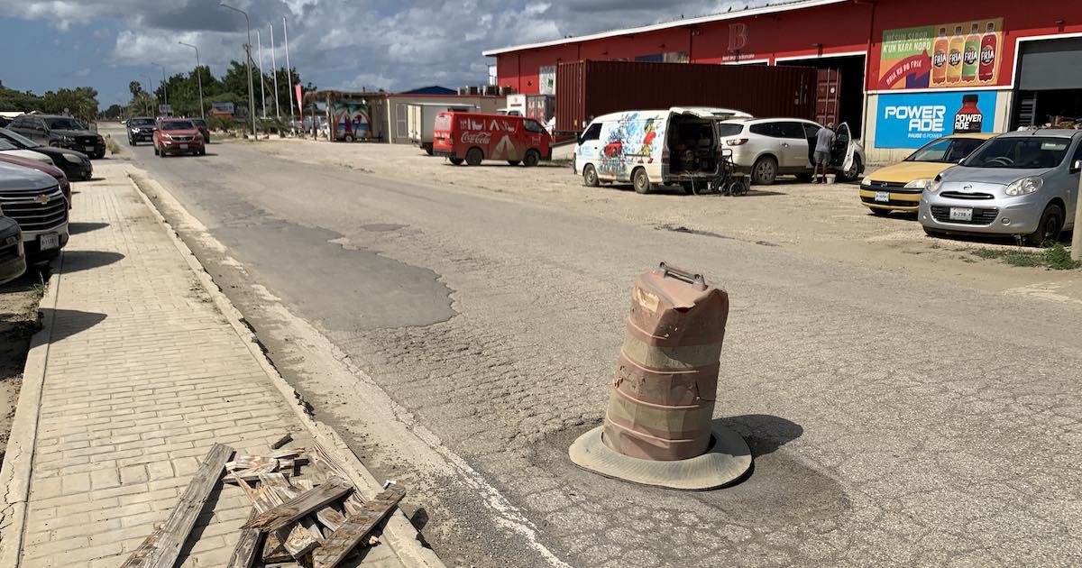 De 'beruchte' pion is weer geplaatst op de Kaya Industria.